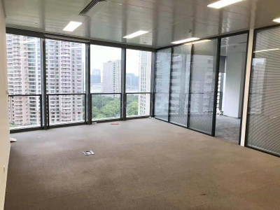 上海浦东世茂大厦320平 高品质新楼 黄浦江和三大神器全景 正对电梯特惠