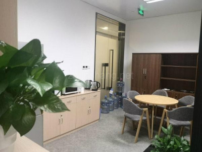 上海闵行区240.9平写字楼出售丨办公环境优美适合企业总部自用！