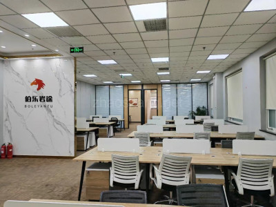 北京市朝阳区陈家林甲2号联信国际大厦B座，357平米，写字楼，室内，有办公桌椅，含物业空调 精装修 交通便利 价格面议 布局合理