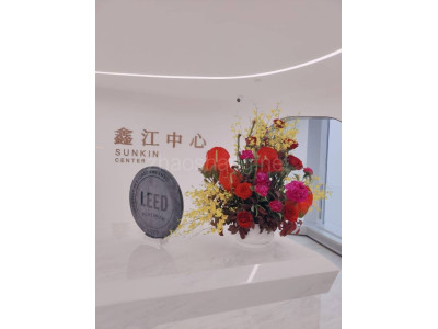 青岛黄岛区一线海景超5A甲级写字楼出租 交通便利 临地铁 停车方便 门头大气