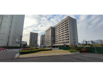 1750方高标写字楼出租，厂房级别功能，甲级写字楼的形象，停车位充足